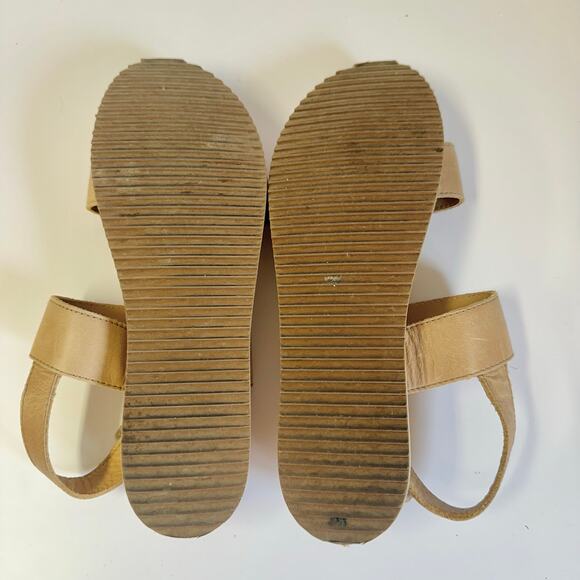 Nisolo Go-To Flatform Sandal in Almond Ankle Strap Size 9.5 Hook & Loop close - Picture 12 of 16